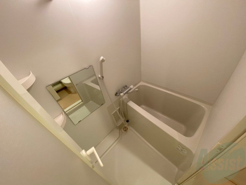 バス・シャワールーム　お風呂になります。一日の疲れを癒してくださいね。