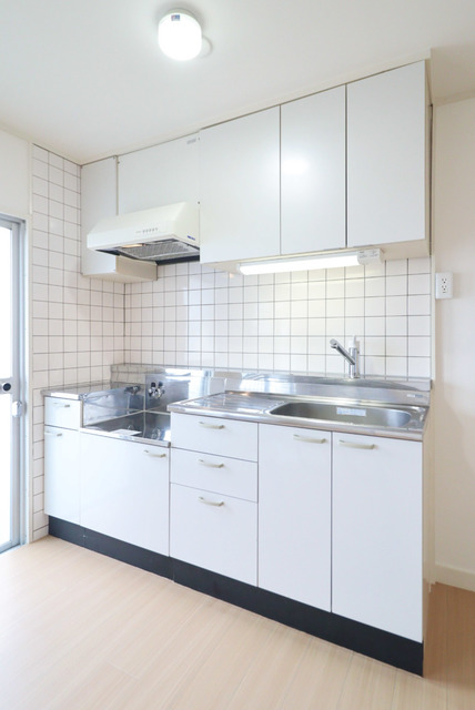 キッチン　コンパクトで使い勝手の良いキッチン