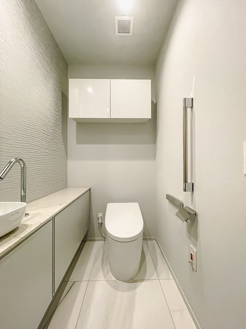 トイレ　※写真は同タイプ住戸です。