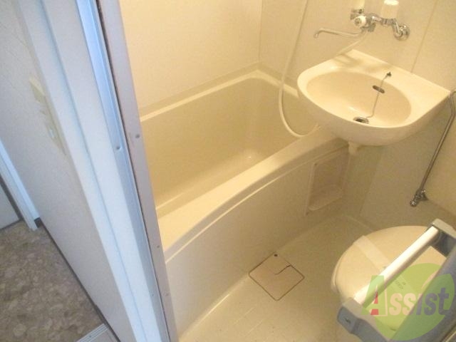 バス・シャワールーム　大きくてきれな浴槽！