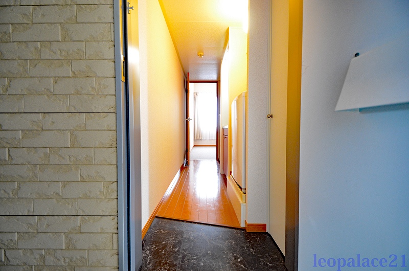 玄関　※写真と現状が異なる場合は現状を優先