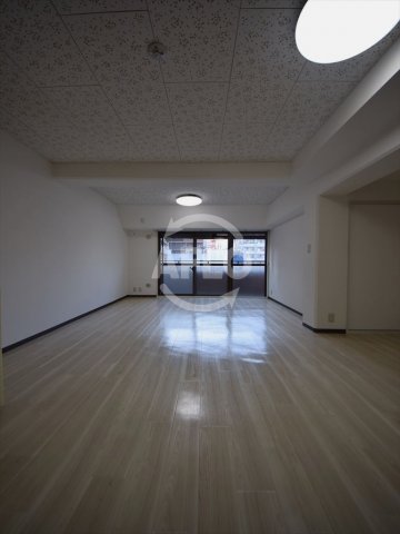 居室・リビング　難波リーガルハウス　リビング