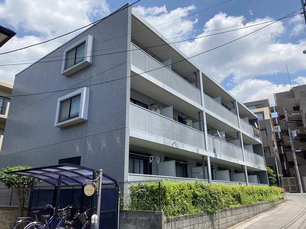 建物外観　外壁タイル張り