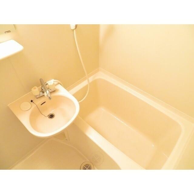 バス・シャワールーム　写真は別部屋です