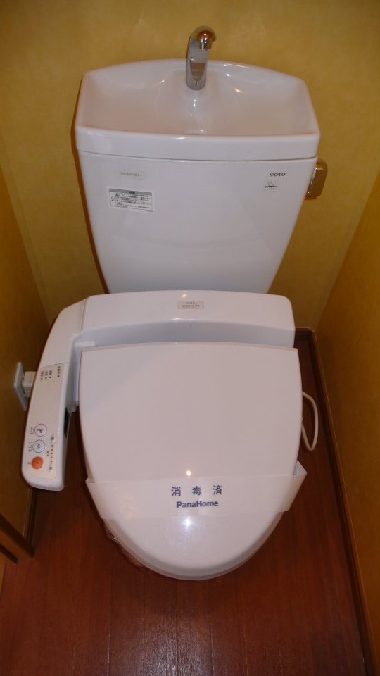 トイレ　温水洗浄便座付トイレ