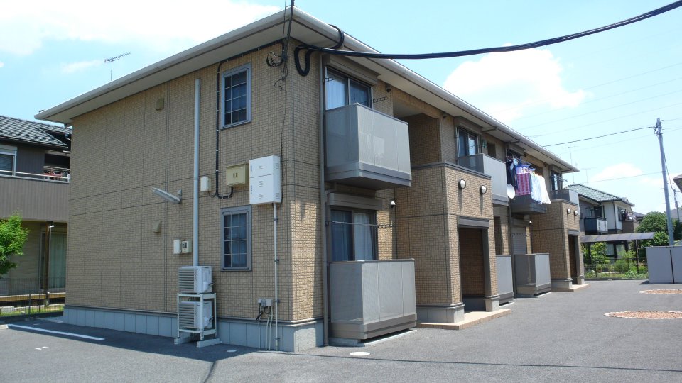 建物外観　南向きで日当たり良好　間取り反転タイプあり　角部屋