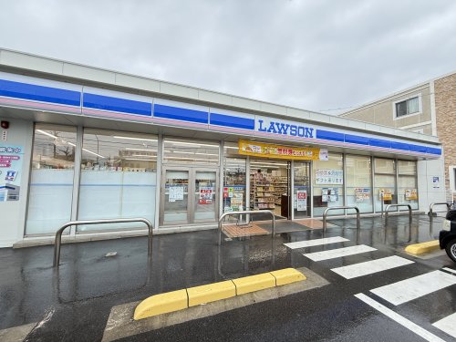 コンビニ　ローソン 鈴鹿中江島町店（コンビニ）まで66m