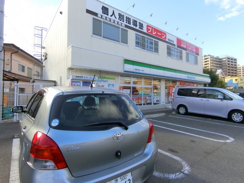 コンビニ　ファミリーマート　和泉府中一丁目店（コンビニ）まで574m