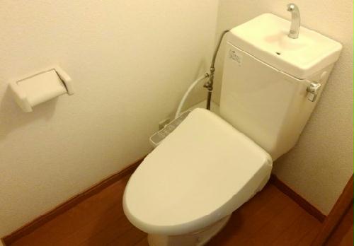 トイレ　温水洗浄便座付