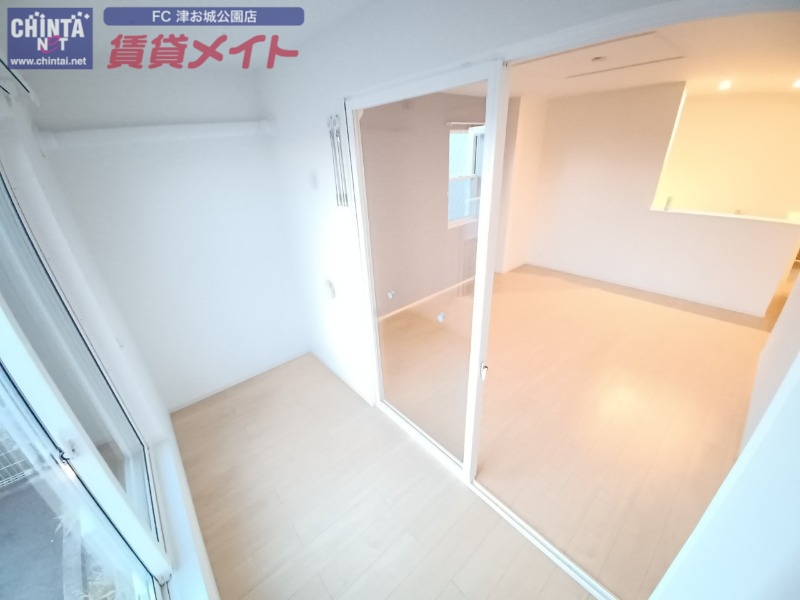 バルコニー　同型反転タイプ