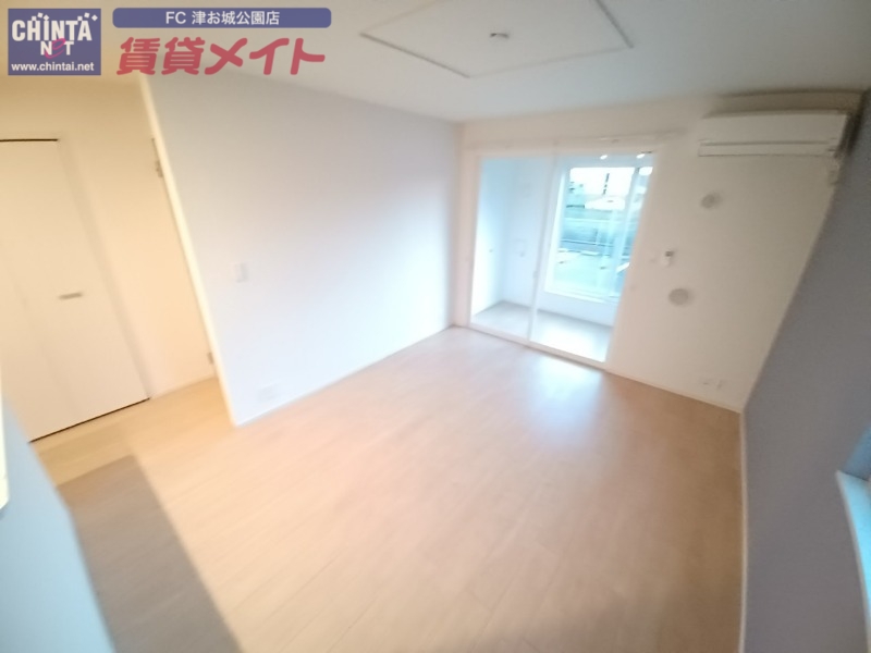 居室・リビング　同型反転タイプ