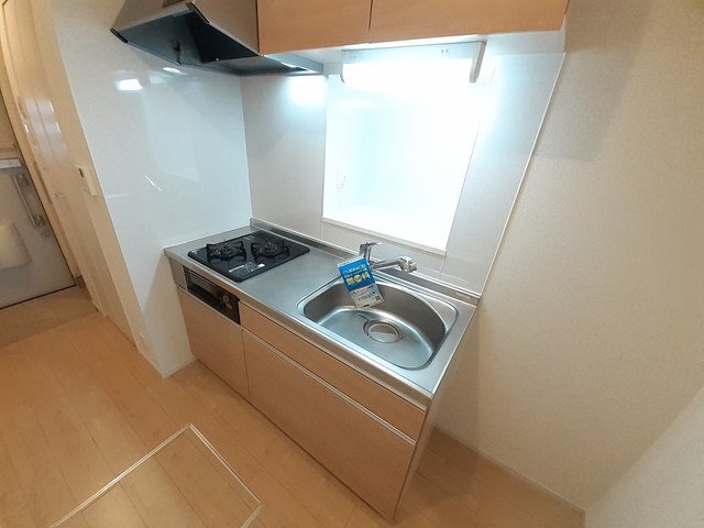 キッチン　コンパクトなキッチンで掃除もラクラク