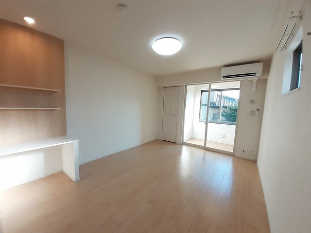 居室・リビング　こちらのリビングで趣味の時間をお楽しみください