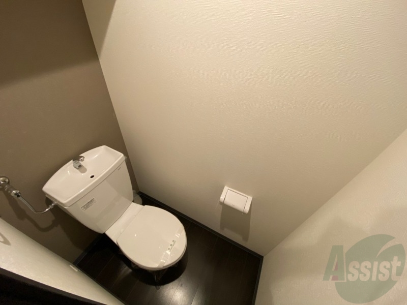 トイレ　こちらはトイレです。清潔感があり、安心して使用できます。