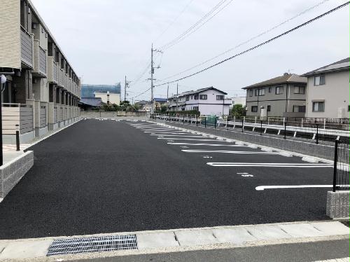 駐車場　16台分ご用意しております。