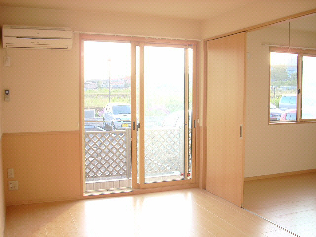 居室・リビング　※別部屋物件