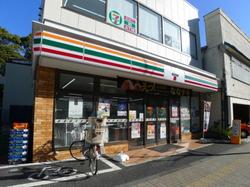 コンビニ　セブンイレブン 北区王子神社前店（コンビニ）まで155m