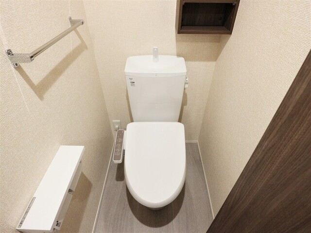 トイレ　温水洗浄暖房便座