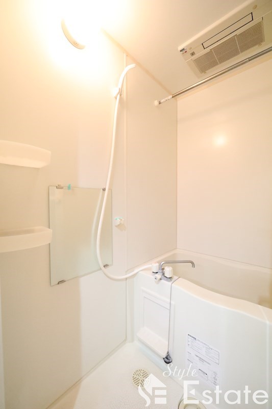 バス・シャワールーム　バスルーム