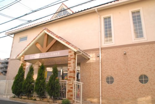 幼稚園・保育園　小学館アカデミーちょうふ保育園（幼稚園・保育園）まで493m