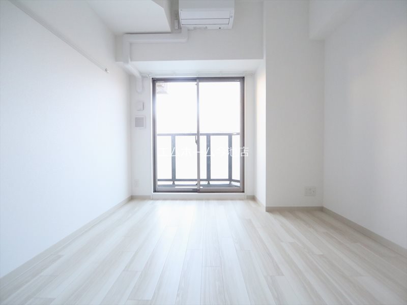 バルコニー　洋室7.0帖　エアコン付　収納充実　バルコニー