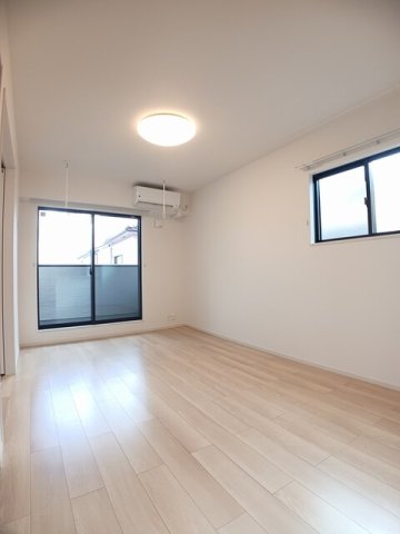 居室・リビング　こちらのリビングで趣味の時間をお楽しみください