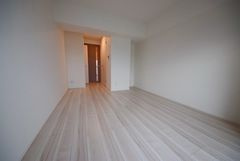 居室・リビング　（別タイプ参考写真）ＬａＤｏｕｃｅｕｒ赤羽　東京都北区志茂２