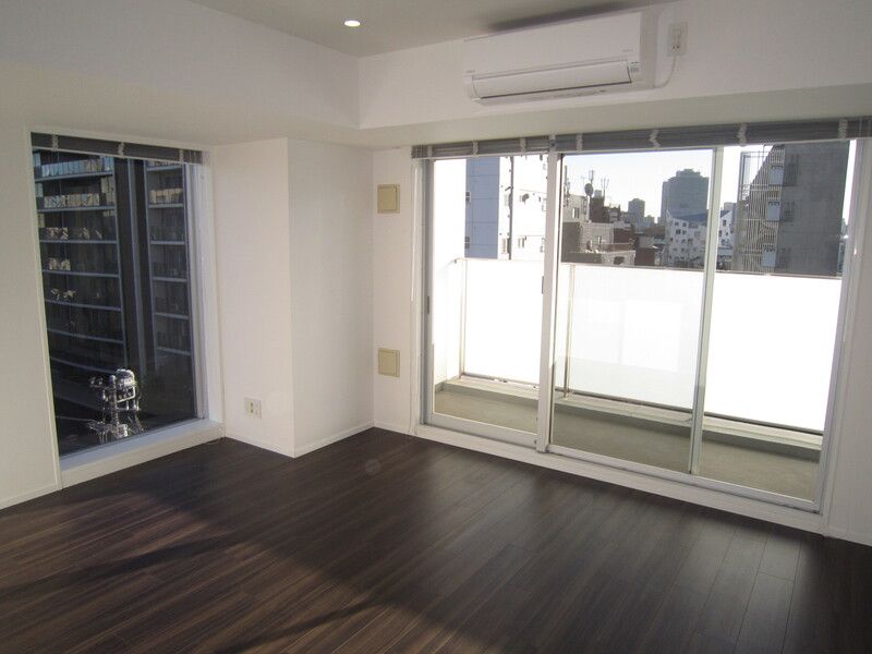 居室・リビング　■エアコン■24時間換気システム■ダウンライト