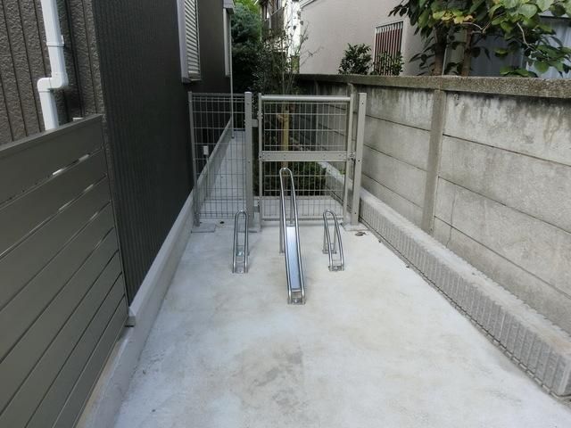 駐車場　★自転車は各戸１台置けます★