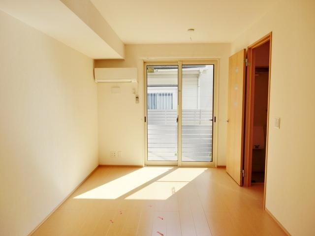 居室・リビング　★南向きの日当たり良好なリビングです★