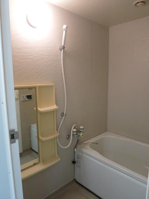 バス・シャワールーム　お風呂です