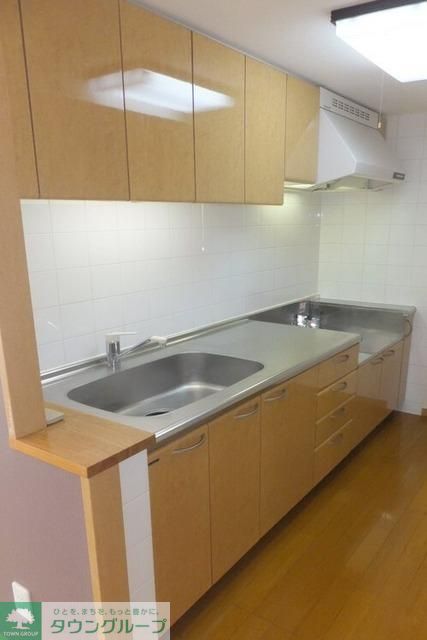 キッチン　広々したキッチンですね。