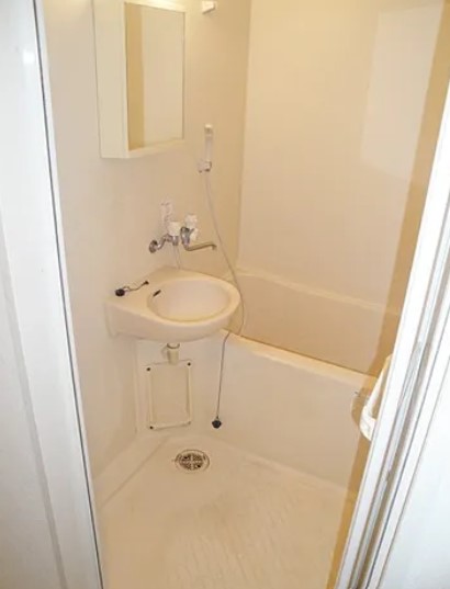 バス・シャワールーム　別部屋参考写真