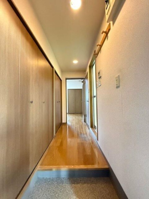 玄関　同物件別室写真