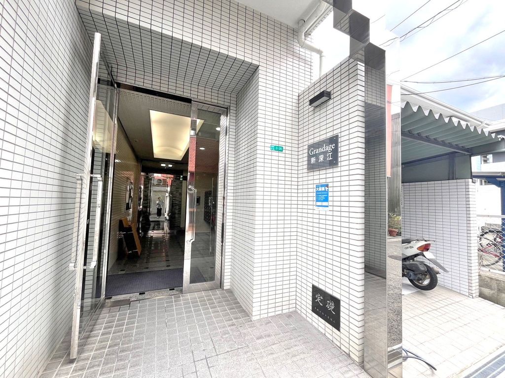 エントランス　エントランス