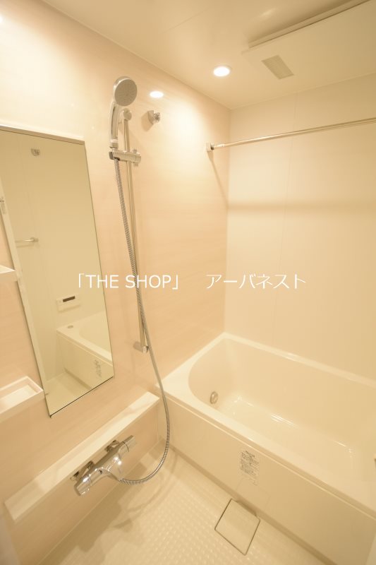 バス・シャワールーム　同タイプ別部屋の室内写真です