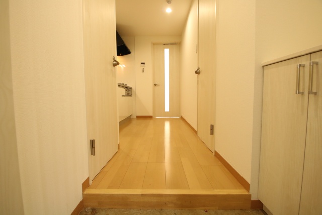 玄関　※別室の参考写真の為、現況優先です。