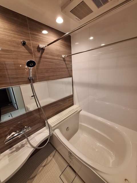 バス・シャワールーム　★浴室乾燥機付きバスルーム★