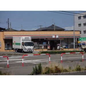 コンビニ　セブンイレブン（コンビニ）まで50m