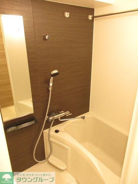 バス・シャワールーム　Cタイプ2017年9月撮影 同タイプ803号室の写真です。