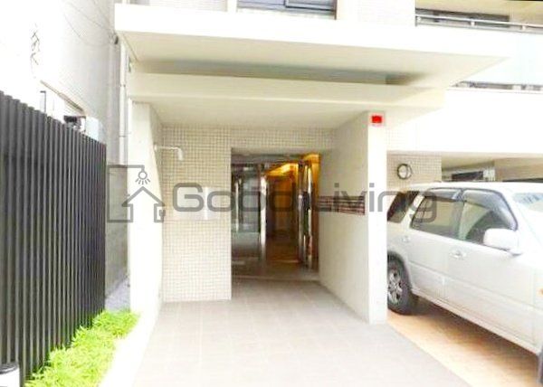 エントランス　落ち着いた雰囲気