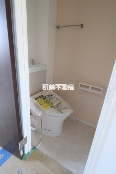 トイレ　＊写真同タイプ別部屋