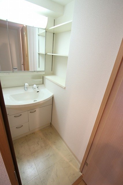 洗面設備　同物件、別号室のものです。