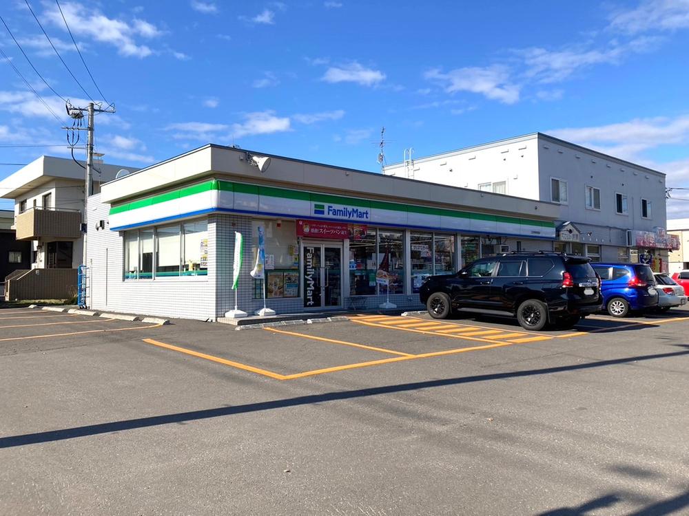 コンビニ　ファミリーマート江別野幌若葉店（コンビニ）まで95m