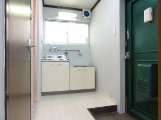 その他　リビングから玄関側をみたものです