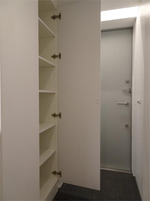 収納　■シューズクローゼット