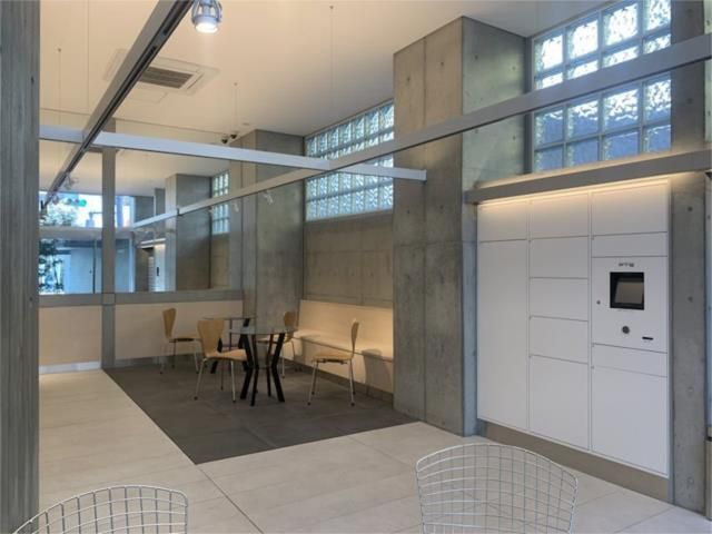 エントランス　■モニタ付インターホン■クリーニングボックス