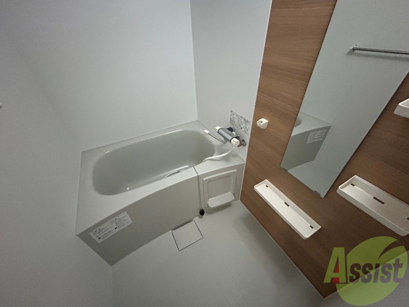 バス・シャワールーム　お風呂になります。一日の疲れを癒してくださいね。