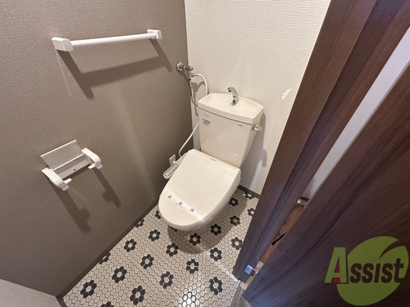 トイレ　シャワートイレになっているので快適です！