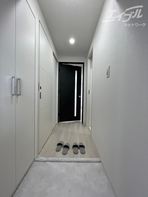 玄関　玄関シューズボックスあります。